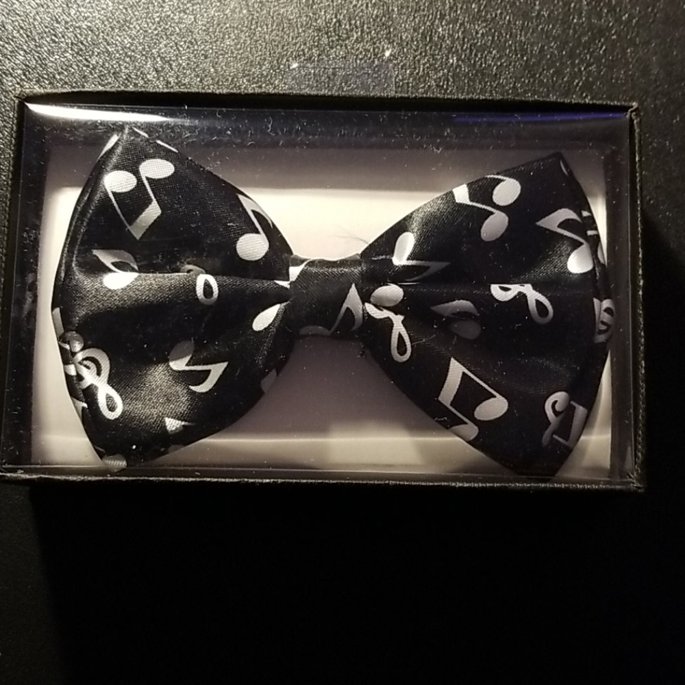 NWT music note bow tie